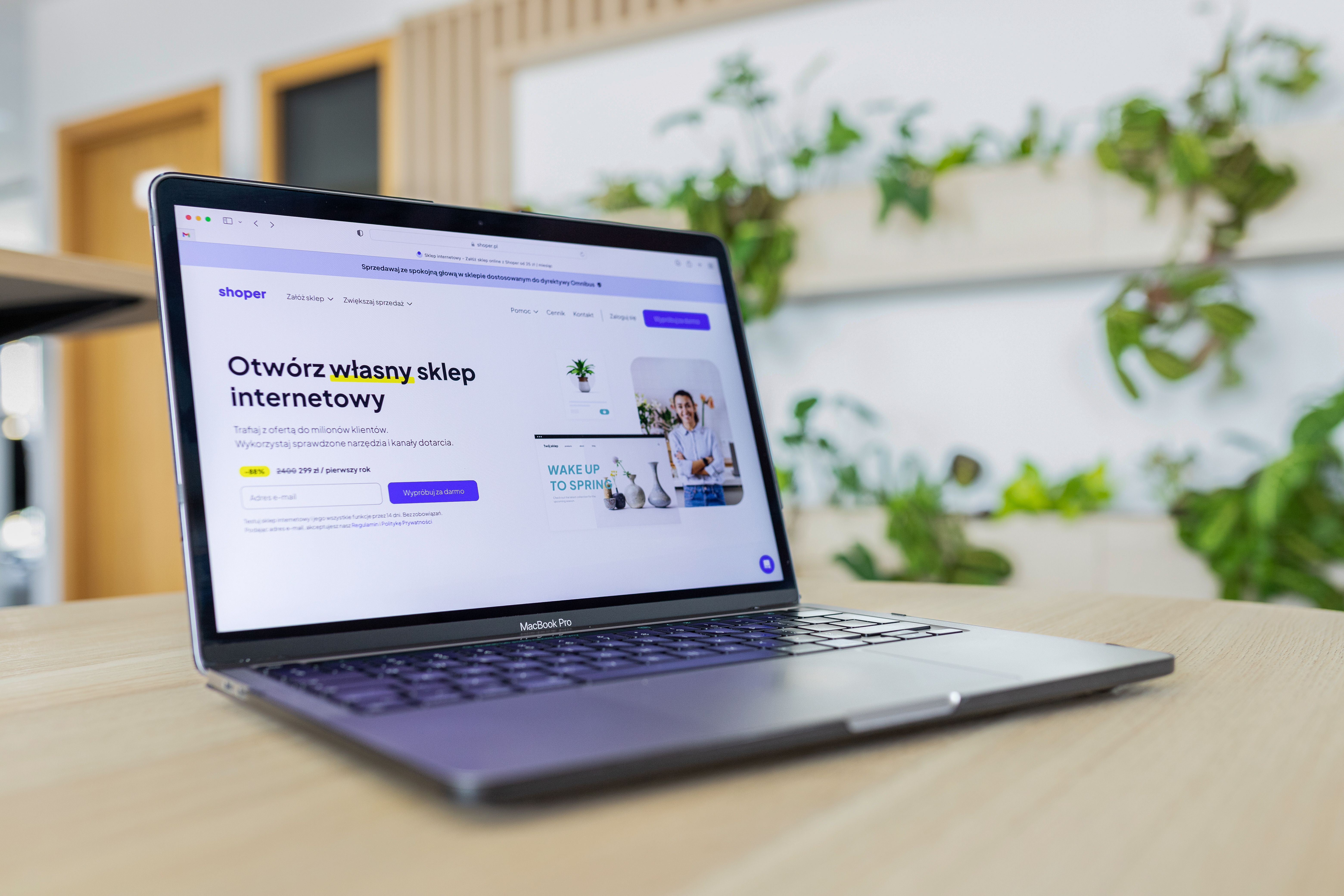 Strona internetowa z hostingiem i domeną